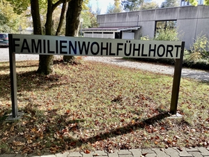 Wohlfühlhort Schild